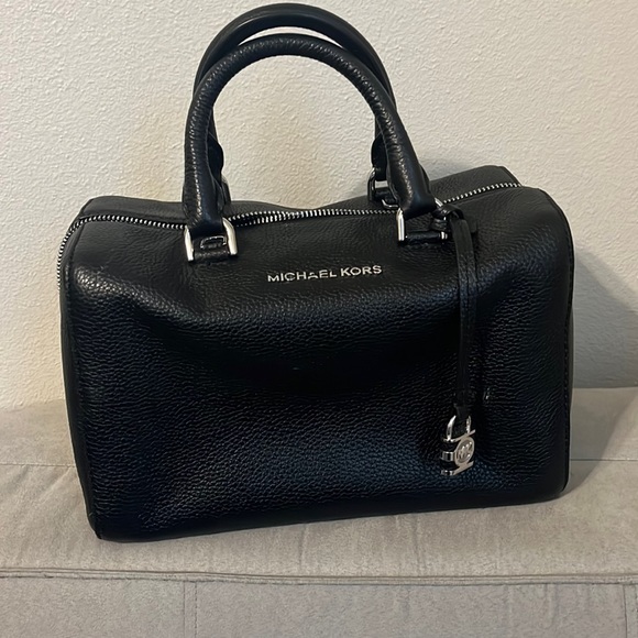 Handbags - Authentic Michael Kors satchel